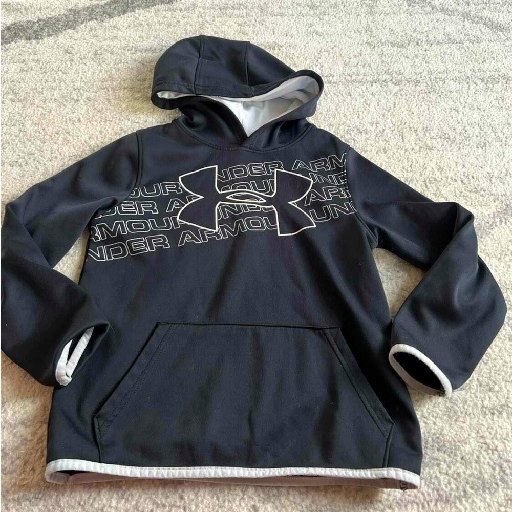 Black under Armour hoodie